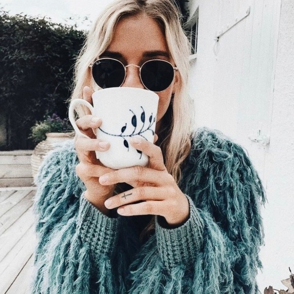 SWEATER WEATHER MYSTERY BOX - Picture 5 of 8